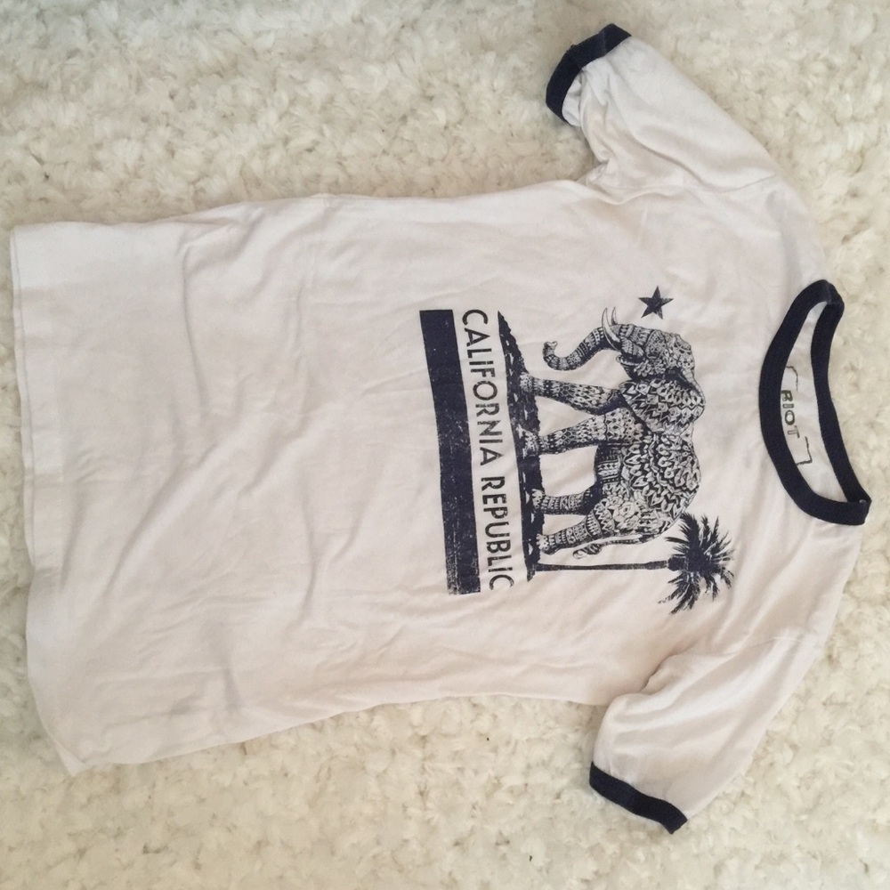 Tee